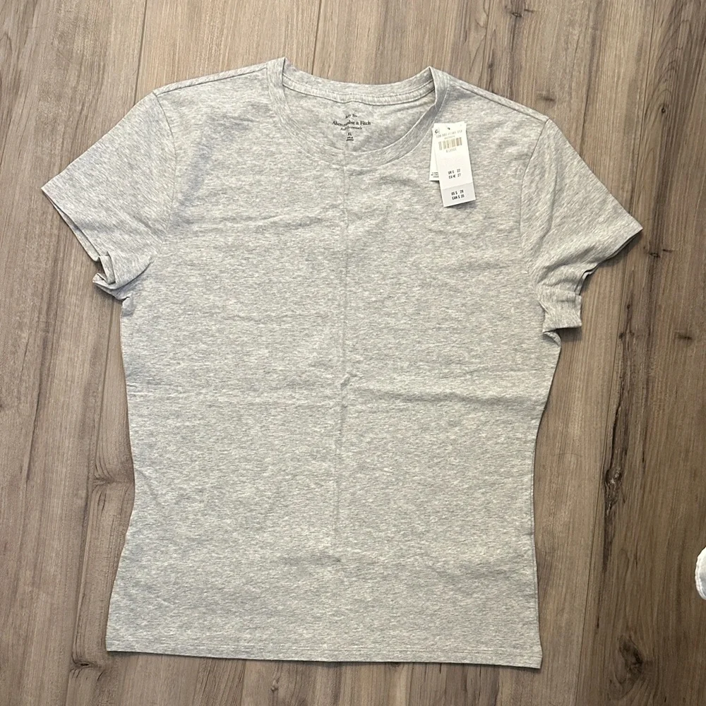 Abercrombie & Fitch Heather Gray Tee - Picture 2 of 2